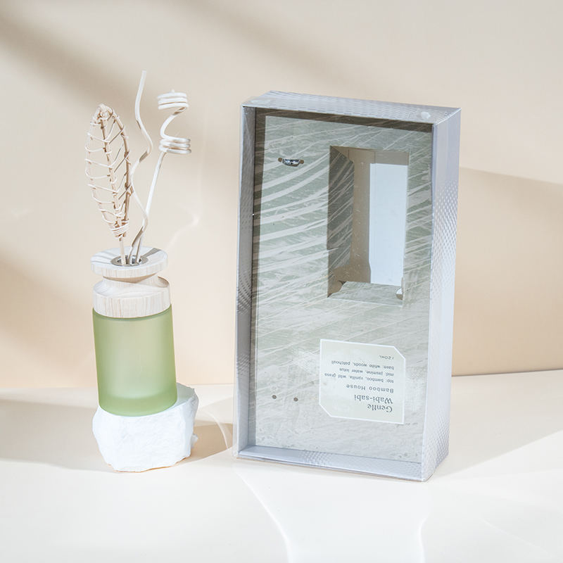 Ahşap çubuk aroma difüzörlü yüksek silindirik cam şişe birinci sınıf kamış difüzör satıcısı