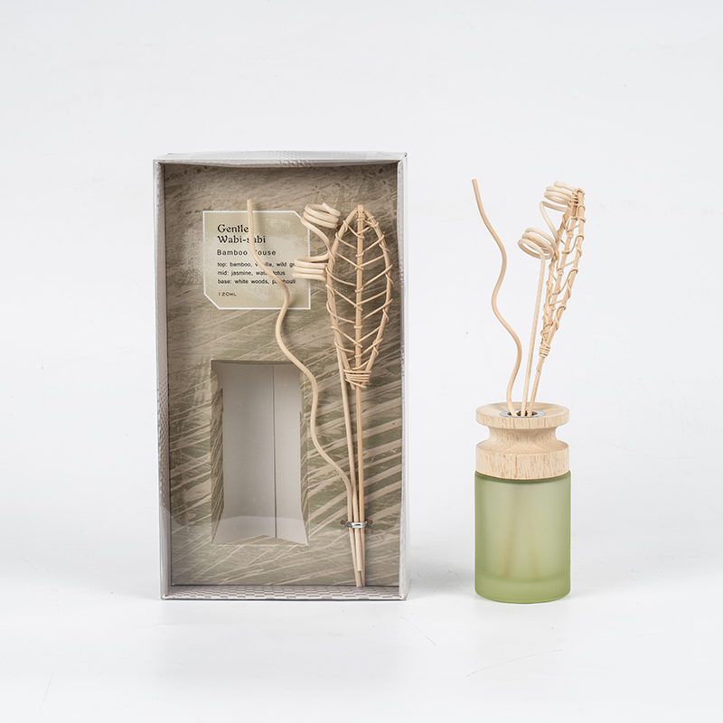 Ahşap çubuk aroma difüzörlü yüksek silindirik cam şişe birinci sınıf kamış difüzör satıcısı