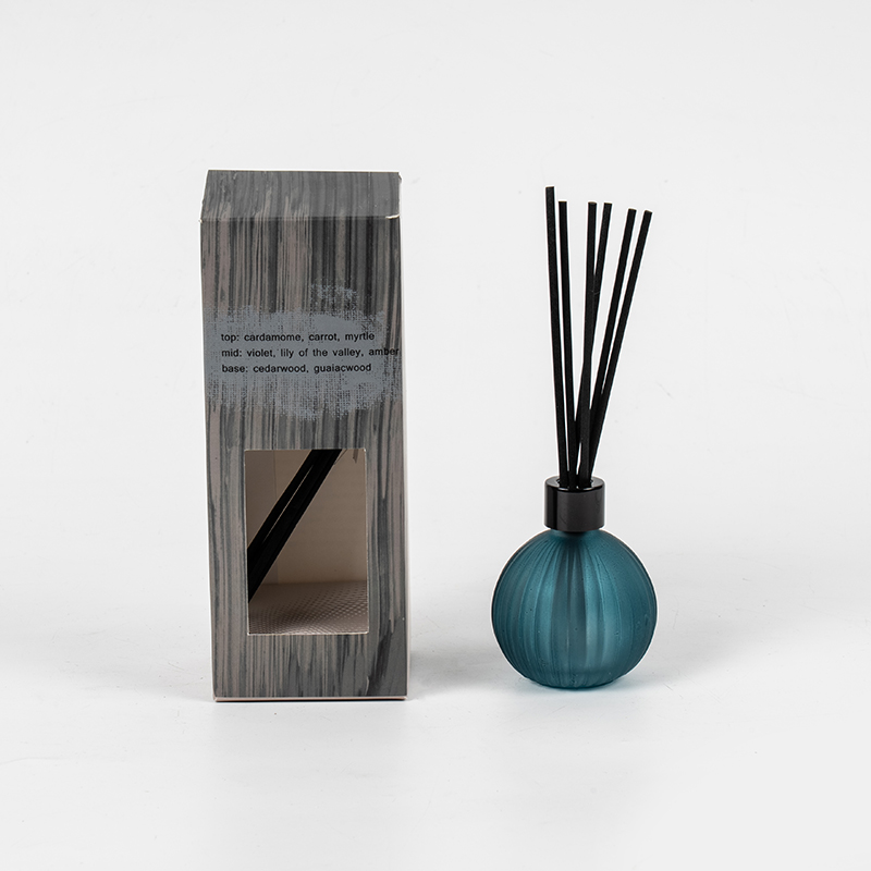 Dikey çizgili küçük cam ampul buharlaşan şişe kamış difüzör-ev kokusu kamış difüzör üreticisi